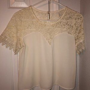 A'gaci White Lace Crop Top - Medium